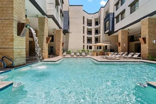 Heated Pool Near Tpc Courtyard View Apartment *
